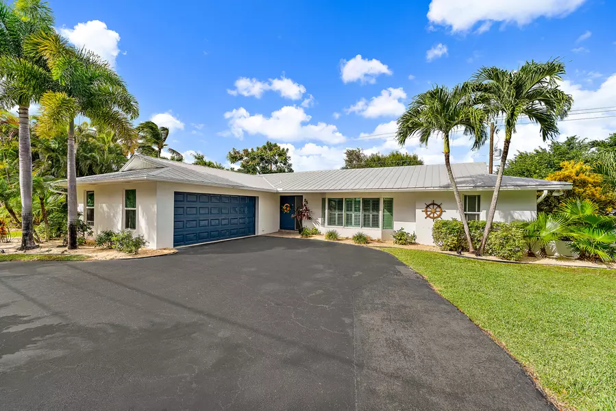 298 Country Club DR, Tequesta, FL 33469