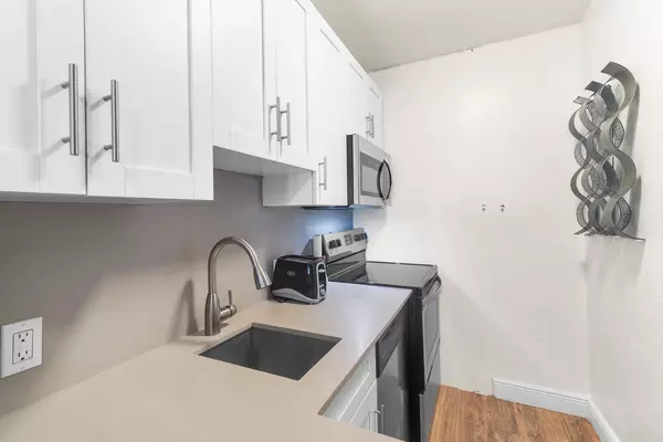 North Bay Village, FL 33141,1455 N Treasure DR 4e