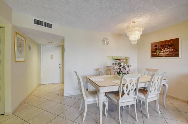 Delray Beach, FL 33484,5370 Las Verdes CIR 324