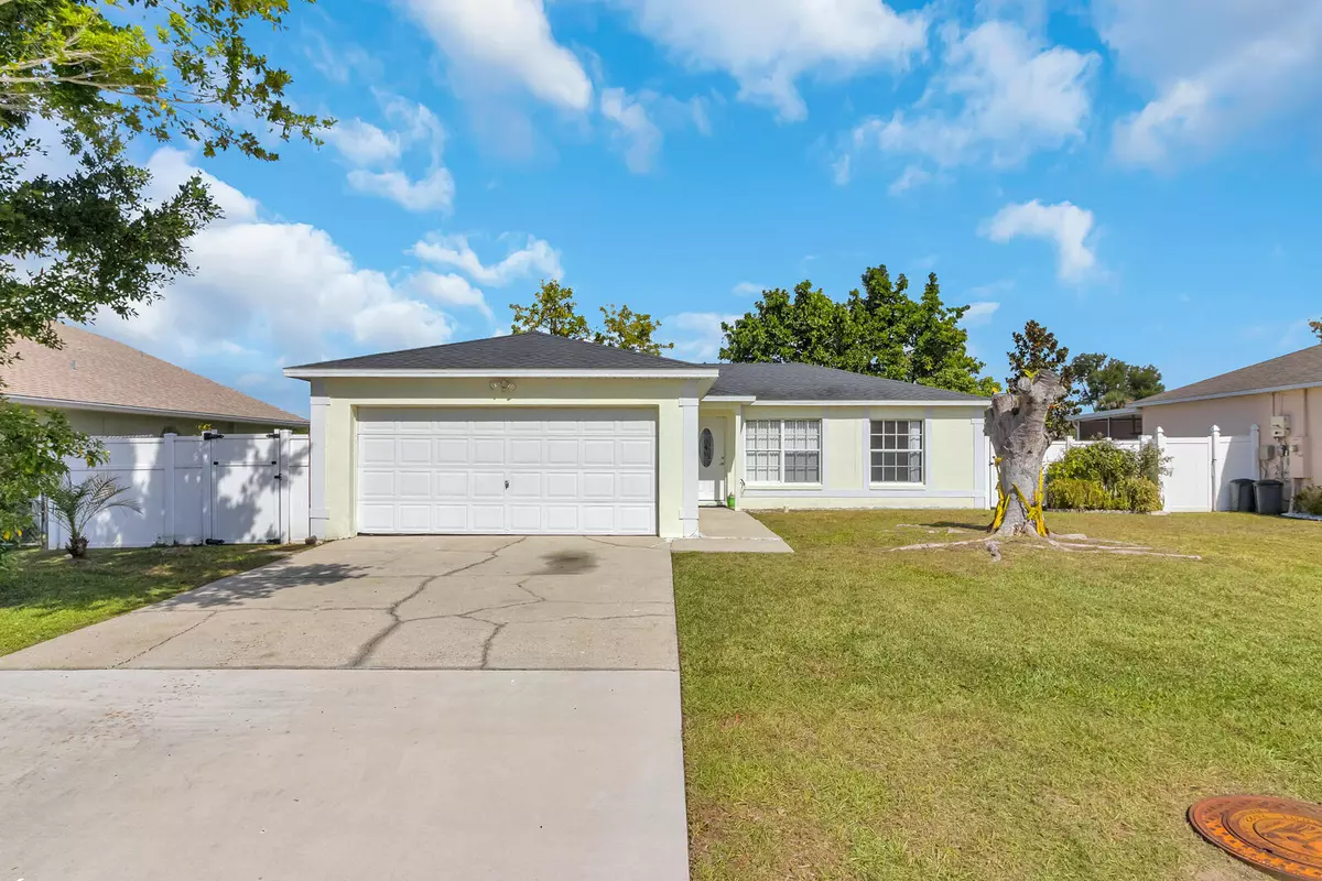 Poinciana, FL 34759,305 Clearwater LN