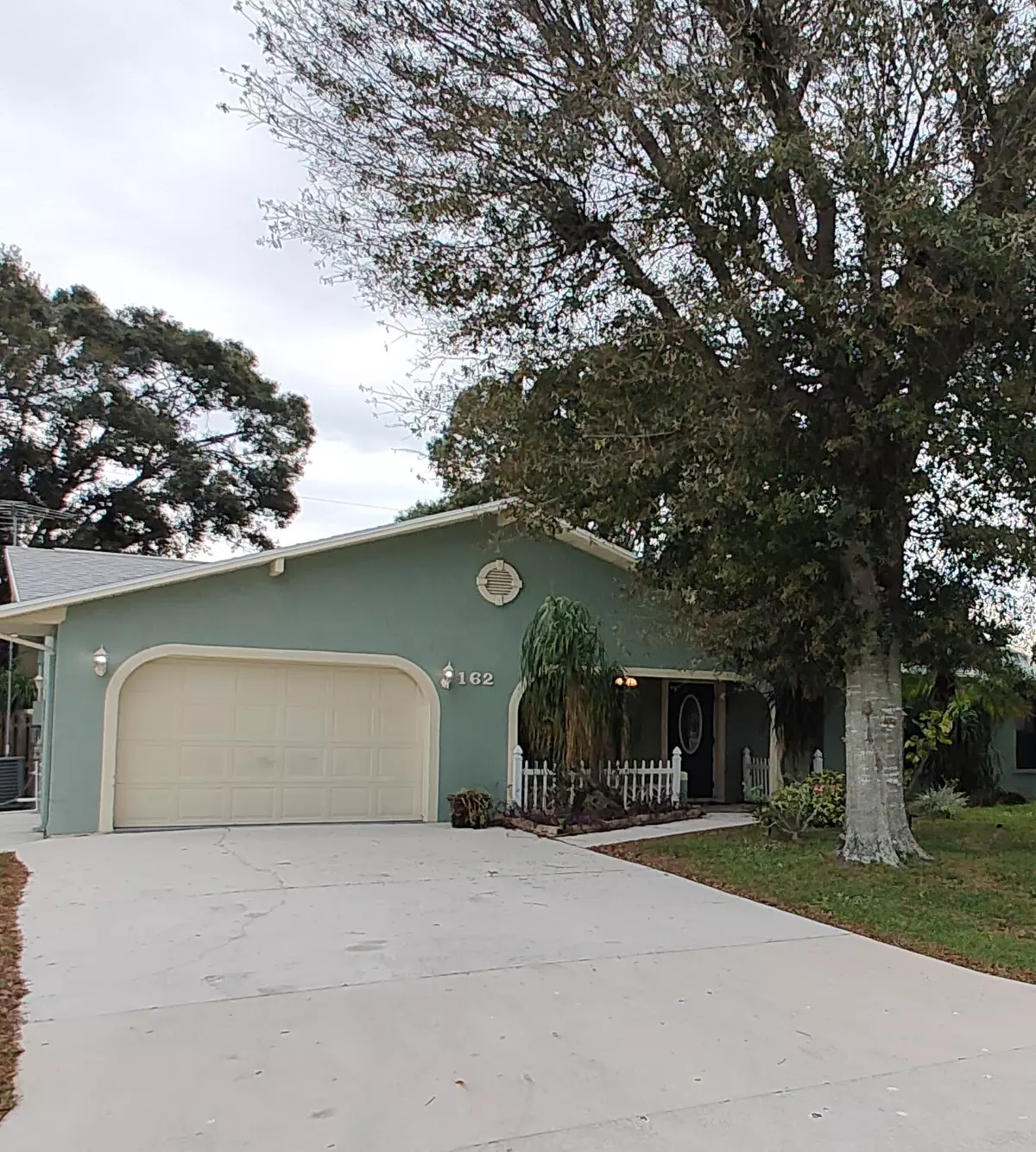 Port Saint Lucie, FL 34983,162 NE Fatima TER