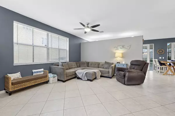 Lake Worth, FL 33467,6094 Oak Bluff WAY