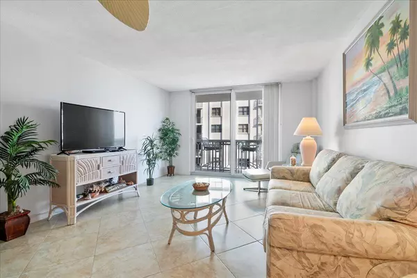 Palm Beach Shores, FL 33404,125 S Ocean AVE 507