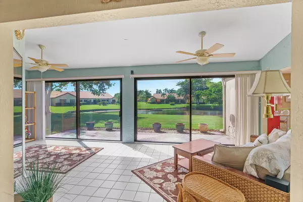 Boynton Beach, FL 33472,8187 Mooring CIR