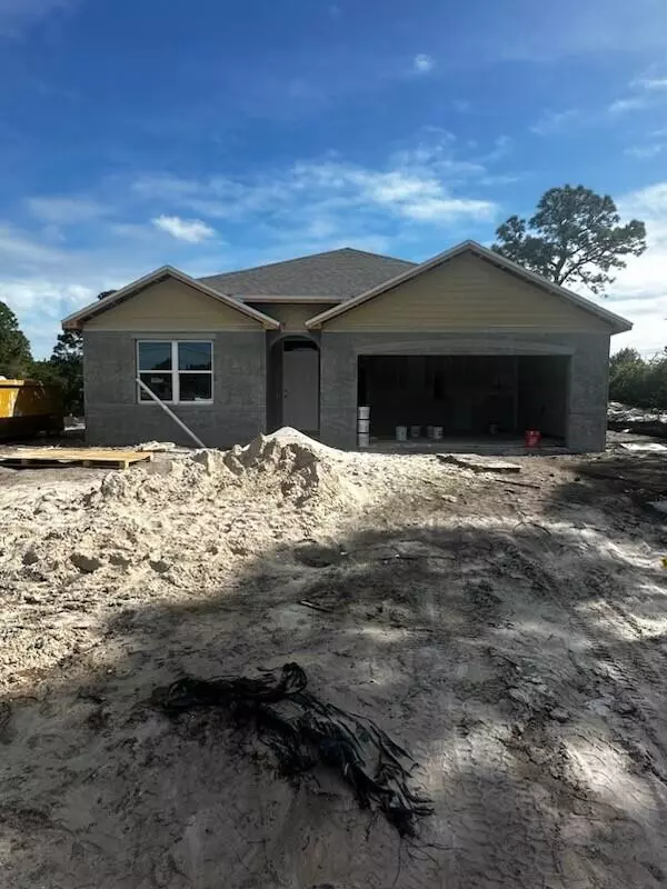 762 Altura ST, Port Saint Lucie, FL 34952