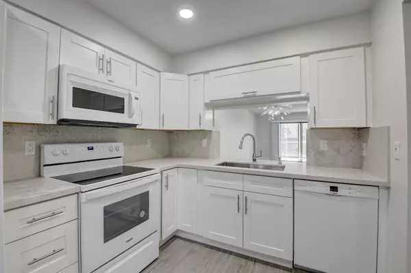 7340 Amberly LN 108, Delray Beach, FL 33446
