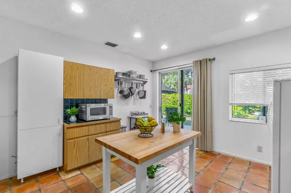 Boca Raton, FL 33498,20489 Via Marisa