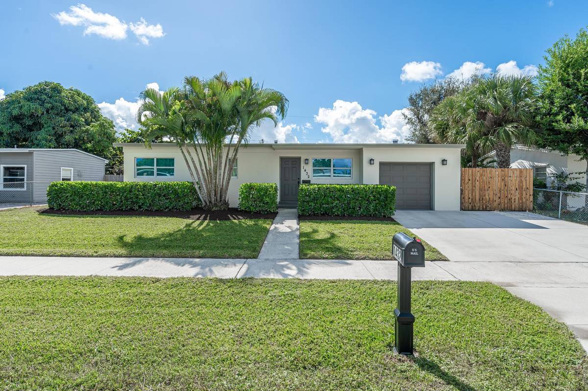 Lantana, FL 33462,1432 W Pine ST