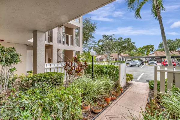 Delray Beach, FL 33484,6193 Pointe Regal CIR 109