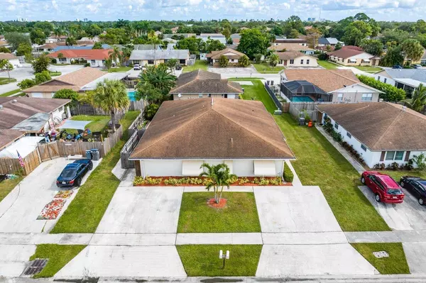 9186 W Highland Pines BLVD, Palm Beach Gardens, FL 33418