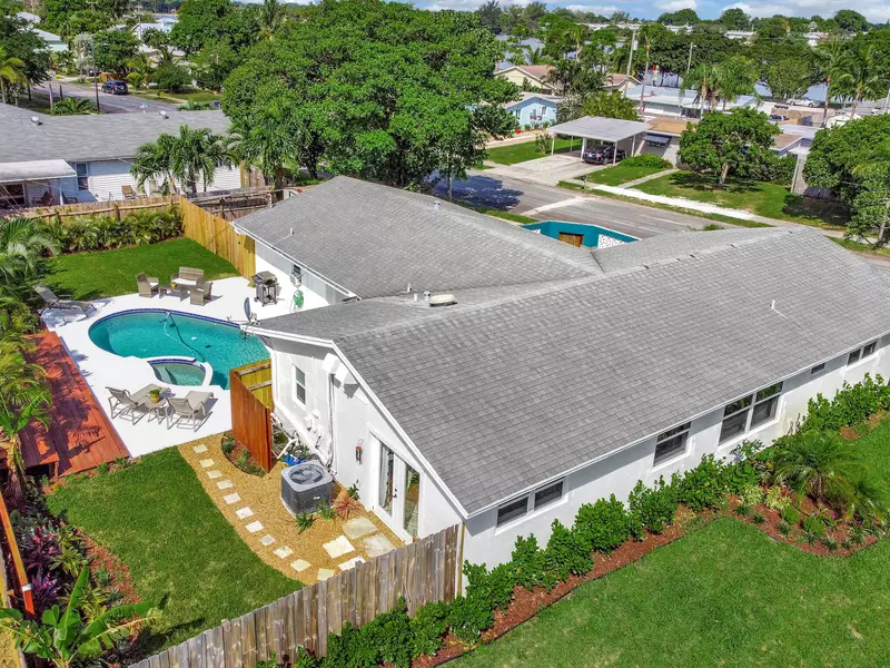 1333 Crest DR, Lake Worth Beach, FL 33461