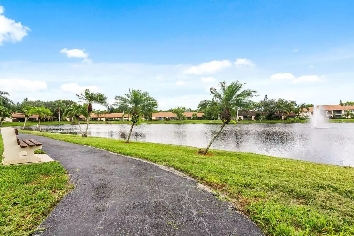 West Palm Beach, FL 33417,4745 Sable Pine CIR B2