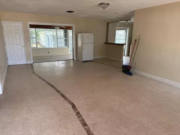 Miami, FL 33155,8216 SW 37th ST