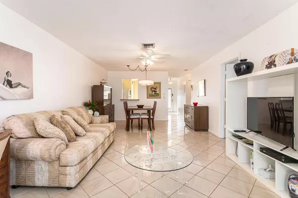 6861 Moonlit DR, Delray Beach, FL 33446