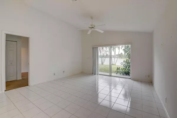 Lake Worth, FL 33467,7953 La Rose CT