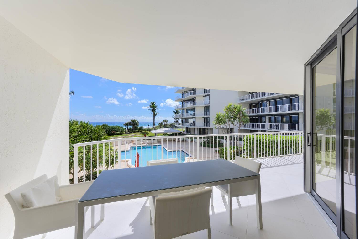 Palm Beach, FL 33480,2770 S Ocean BLVD 201n