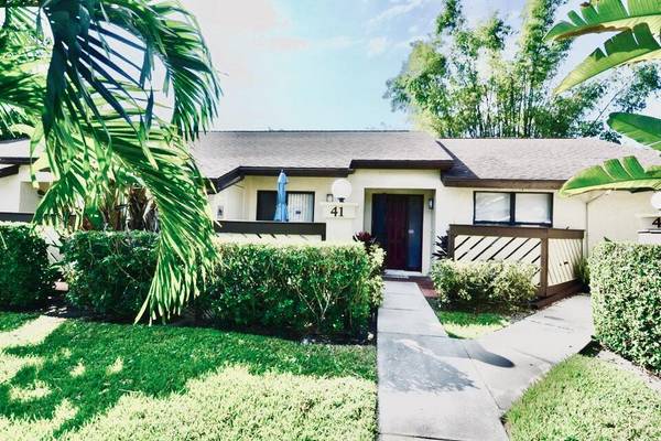 41 Copper Pod Ct CT,  Royal Palm Beach,  FL 33411