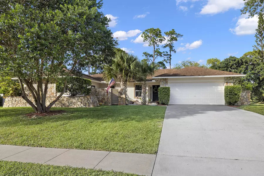 12151 Old Country RD, Wellington, FL 33414