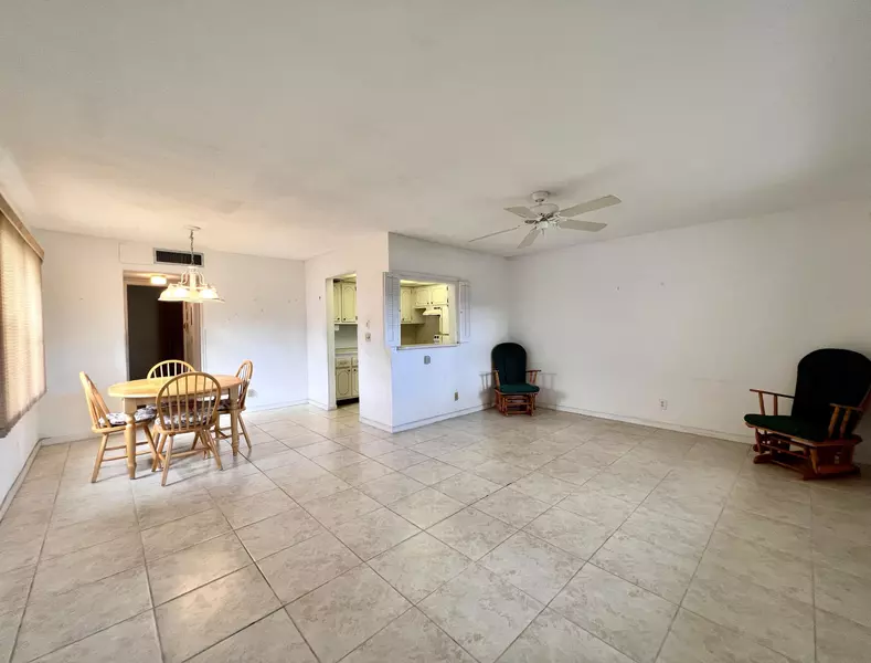 57 Coventry C, West Palm Beach, FL 33417