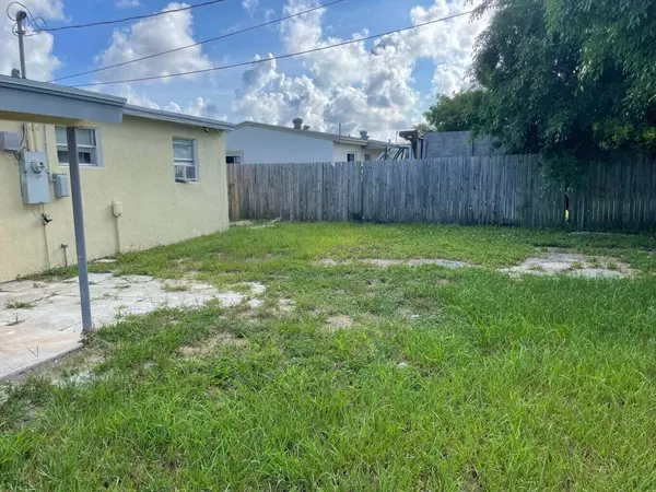 Riviera Beach, FL 33404,1161 W 2nd ST