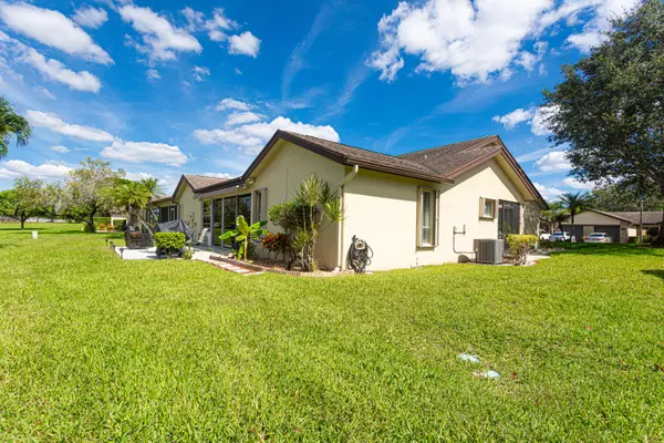 Royal Palm Beach, FL 33411,156 Ramblewood CIR