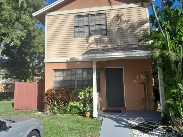 277 NW 106th AVE, Pembroke Pines, FL 33028
