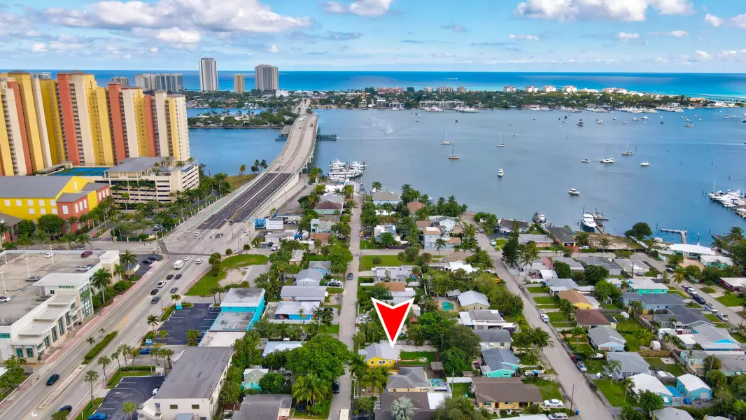 221 E 25th ST, Riviera Beach, FL 33404