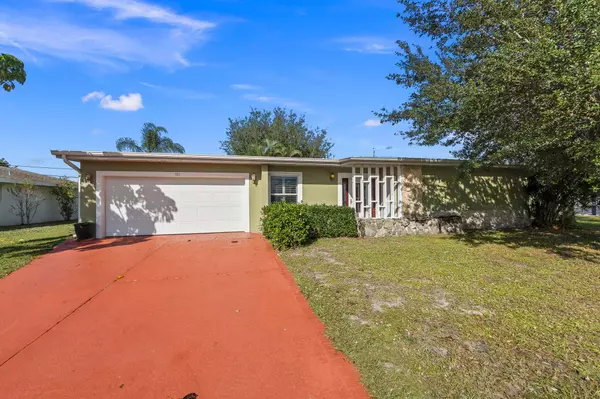 113 SE Calmoso DR, Port Saint Lucie, FL 34983