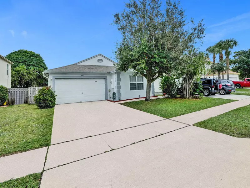 1399 Red Apple LN, West Palm Beach, FL 33415