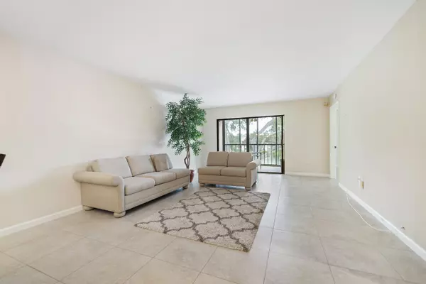 Delray Beach, FL 33484,6037 Pointe Regal CIR 304