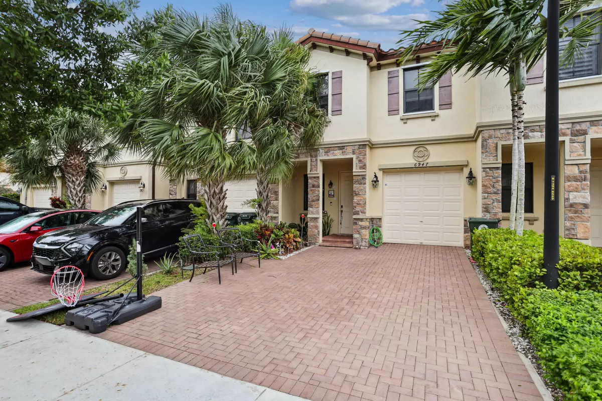 Coconut Creek, FL 33073,6947 Broadland WAY