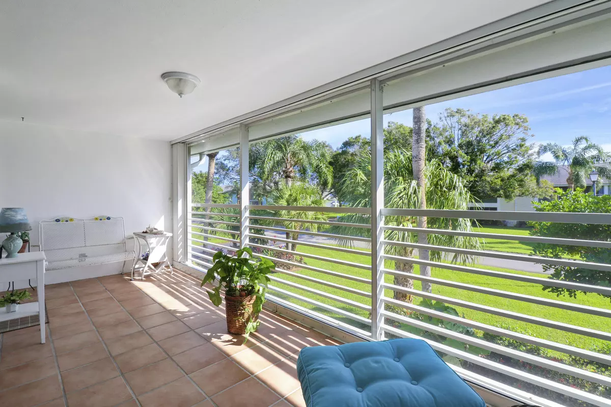 Tequesta, FL 33469,4 Garden ST 207n