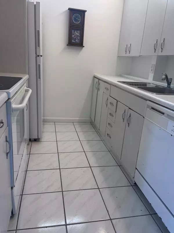 Coconut Creek, FL 33066,4302 Martinique CIR E4