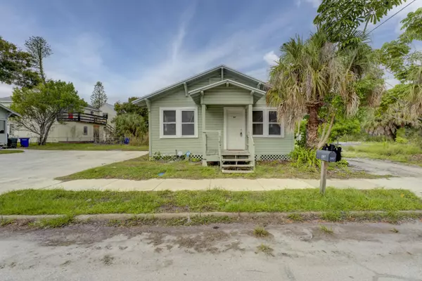 107 N 11th ST, Fort Pierce, FL 34947