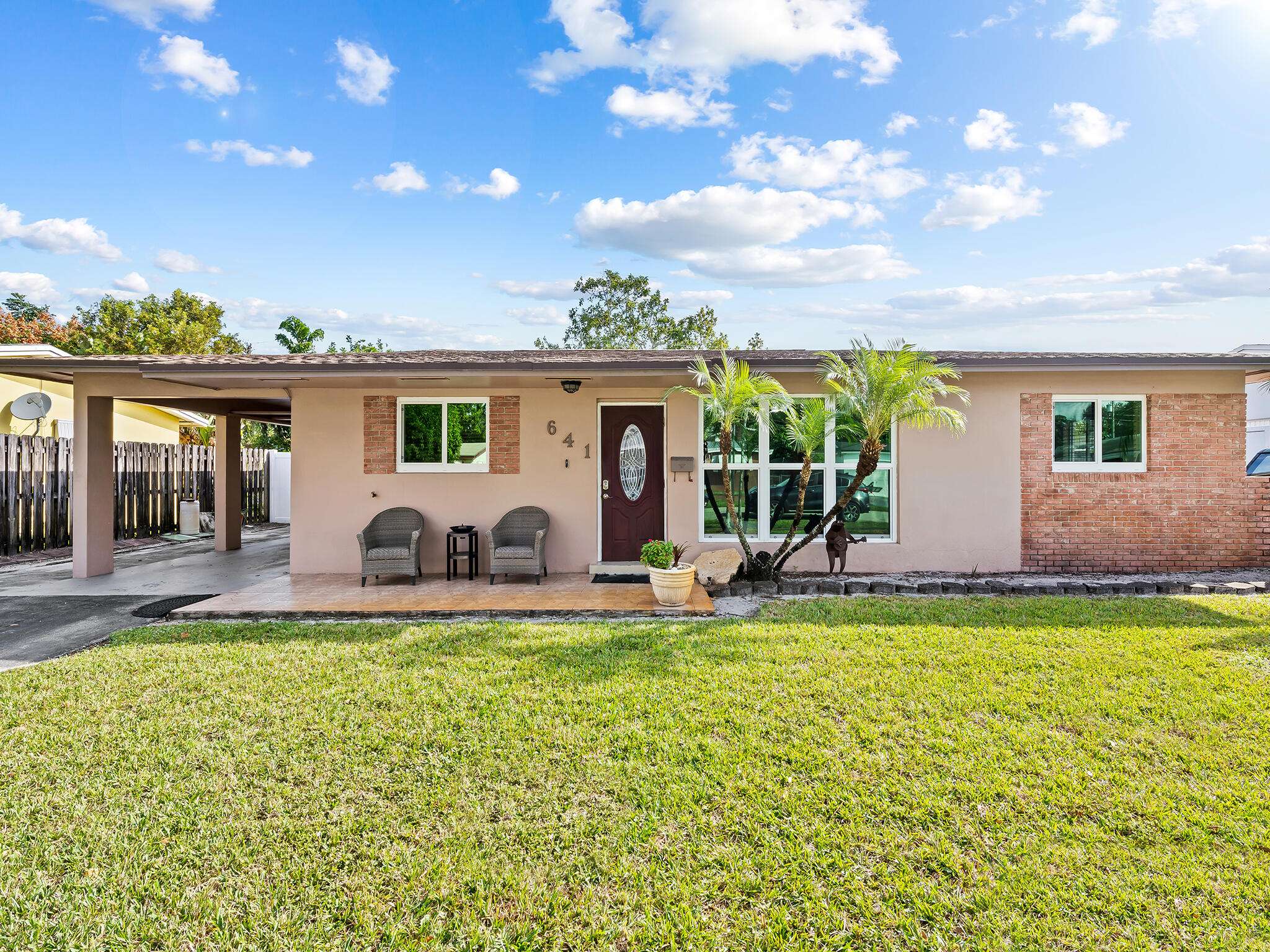 641 SW 68th AVE, Pembroke Pines, FL 33023