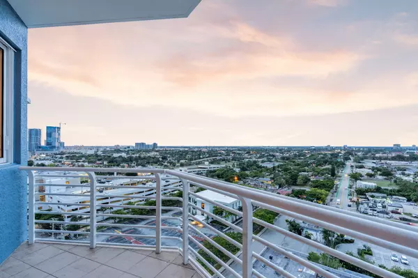 1551 N Flagler DR Ph 9,  West Palm Beach,  FL 33401