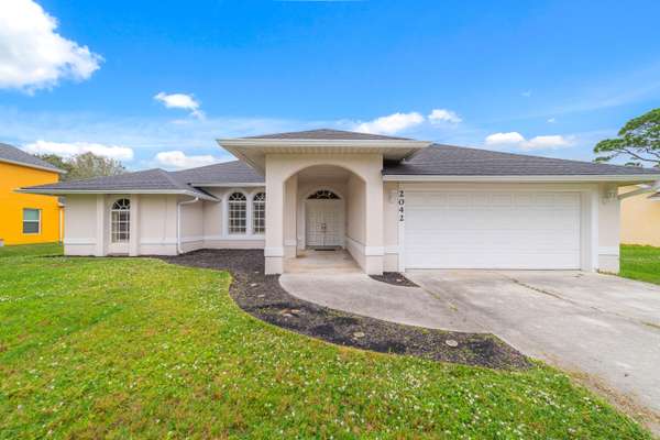 2042 SW Capeador ST, Port Saint Lucie, FL 34953