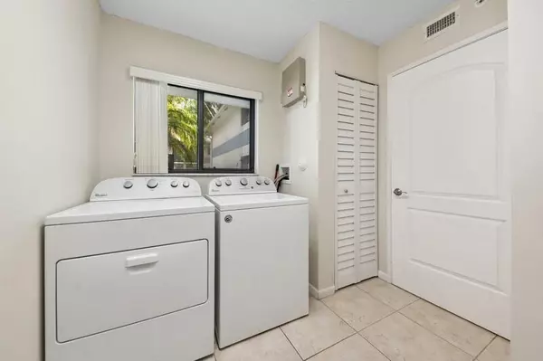 Delray Beach, FL 33484,15342 Lakes Of Delray BLVD 94