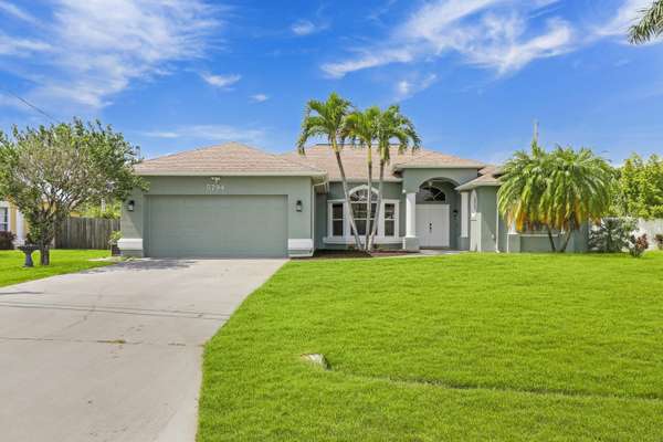 5794 NW Zinnia ST, Port Saint Lucie, FL 34986