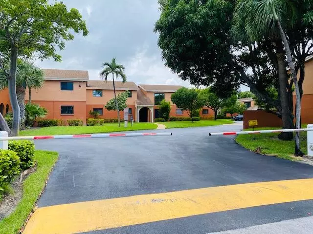 Boca Raton, FL 33432,50 SE 12th ST 2380