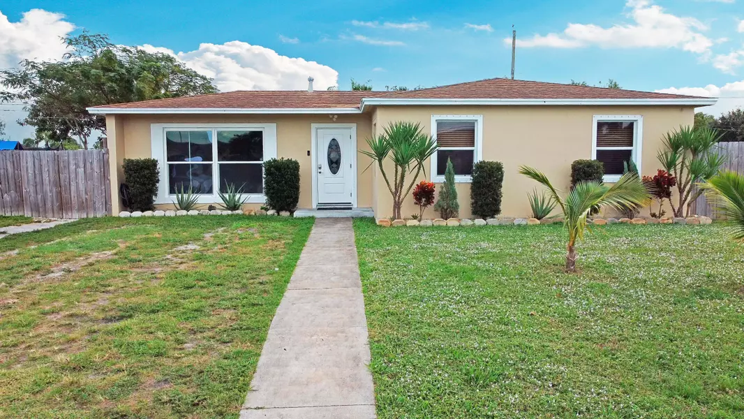 1322 Tropical DR, Lake Worth Beach, FL 33460