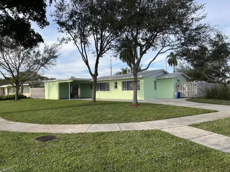 900 Eucalyptus RD, North Palm Beach, FL 33408