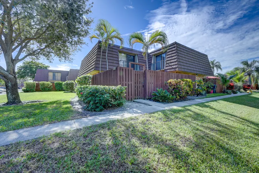 3883 August DR, Lake Worth Beach, FL 33461