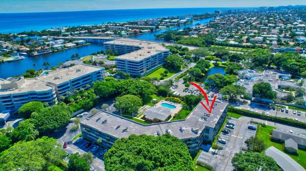 555 Banyan Tree LN 111,  Delray Beach,  FL 33483