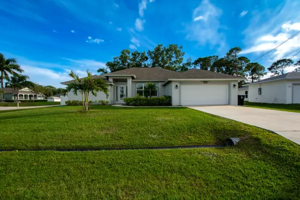 2102 SW Alloway AVE Port Saint Lucie, FL 34953