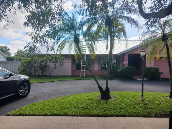 Plantation, FL 33317,7320 SW 7th ST