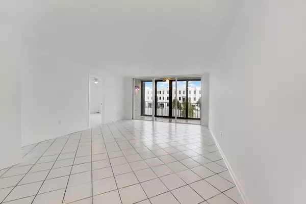 Lake Worth, FL 33467,4242 Deste CT 202