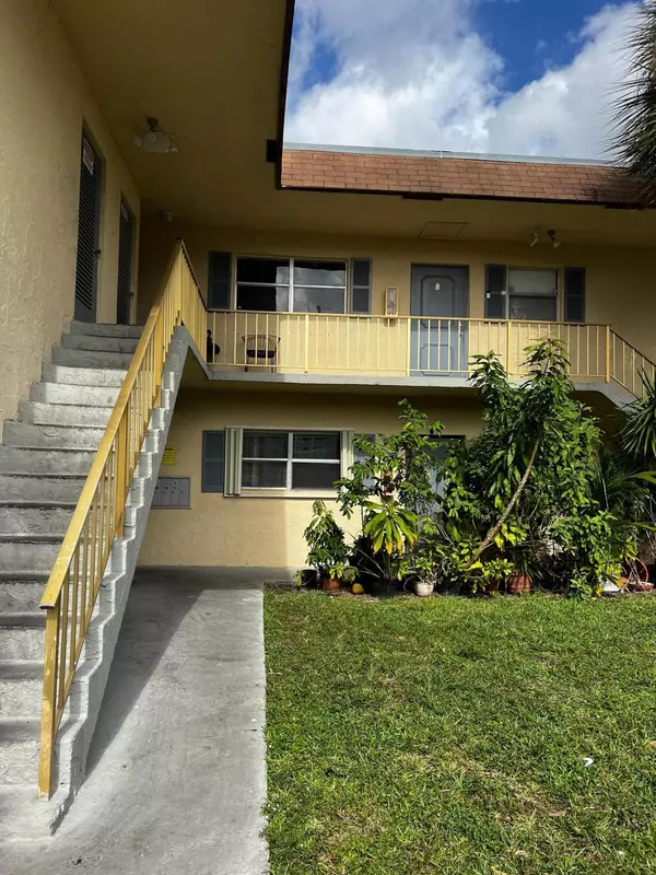 1421 NW 45th ST 3, Deerfield Beach, FL 33064