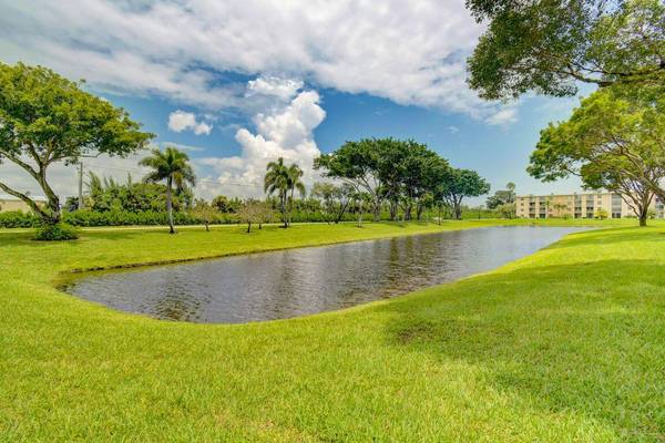 7185 Huntington LN 303, Delray Beach, FL 33446