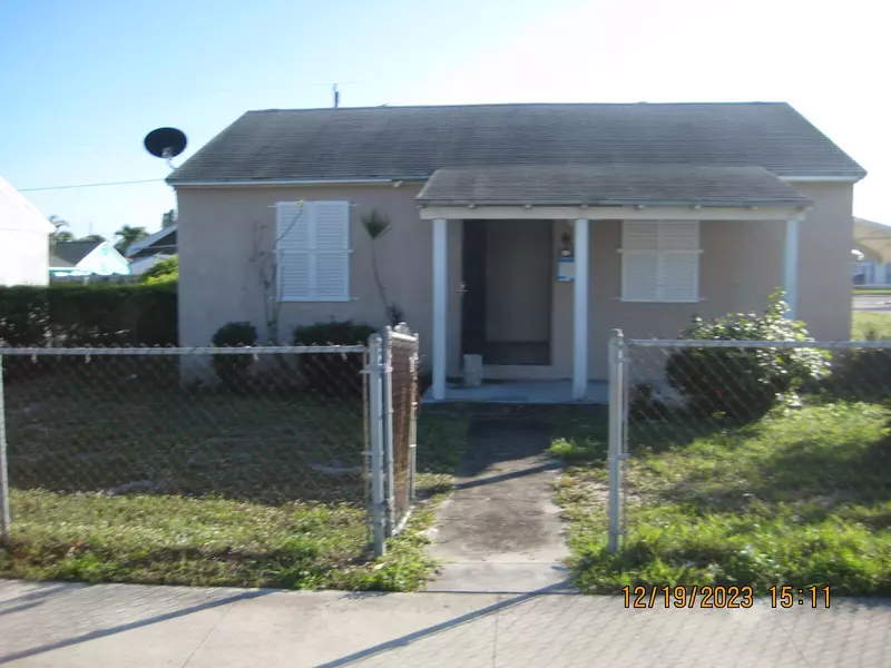 765 W 5th ST, Riviera Beach, FL 33404